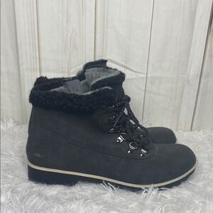 JBU Blue Creek Black Ankle Boots with Fur Trim